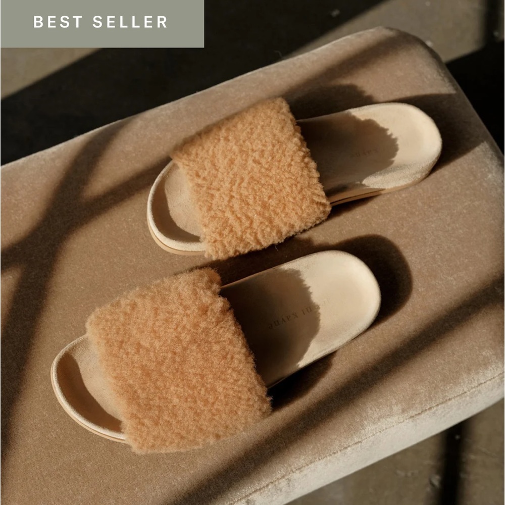 New with box shearling slide sandal